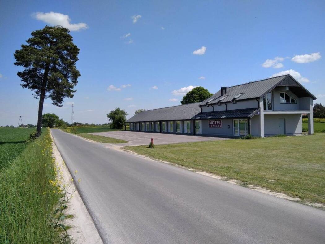 Motel Express, Bogucin - exterior and parking